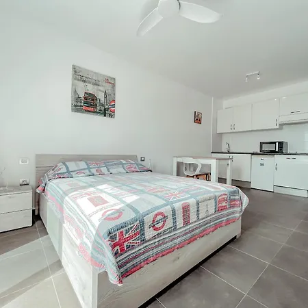 Victoria Beachfront Studio, Perfect Location In Américas * Playa de las Americas (Tenerife)