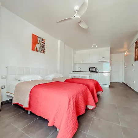 Victoria Beachfront Studio, Perfect Location In Americas Апартаменти