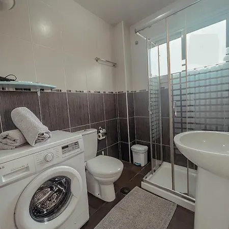 Victoria Beachfront Studio, Perfect Location In Américas Playa de las Americas (Tenerife)