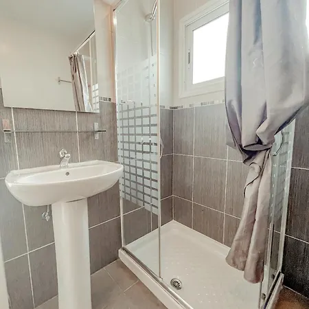 Victoria Beachfront Studio, Perfect Location In Américas Playa de las Americas (Tenerife)