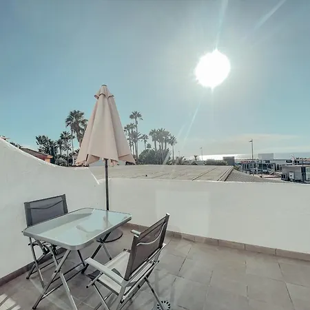 Victoria Beachfront Studio, Perfect Location In Américas Appartamento Playa de las Americas (Tenerife)