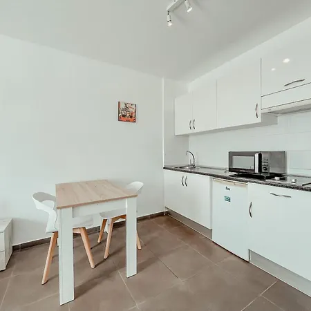 Апартаменти Victoria Beachfront Studio, Perfect Location In Americas *